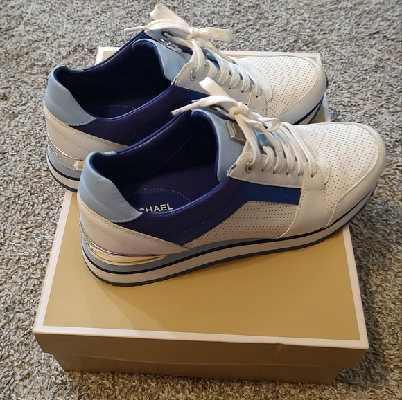 Michael Kors Billie Trainer - Picture 3 of 13